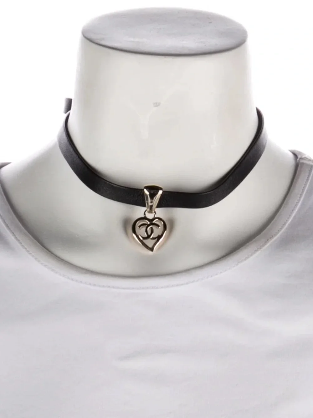 Chanel Leather CC Heart Pendant Choker Nana - Picture 3 of 5